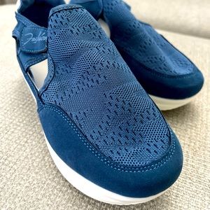 Women’s Casual Shoes Sneakers Sport Breathable Mesh Slip Ons Blue NEW